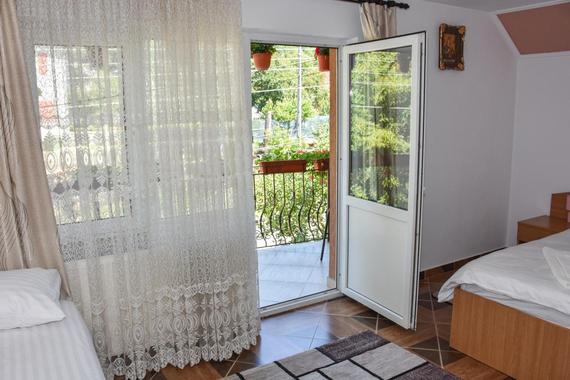 Casa Diana-Maria Apartment Curtea De Arges Exterior photo